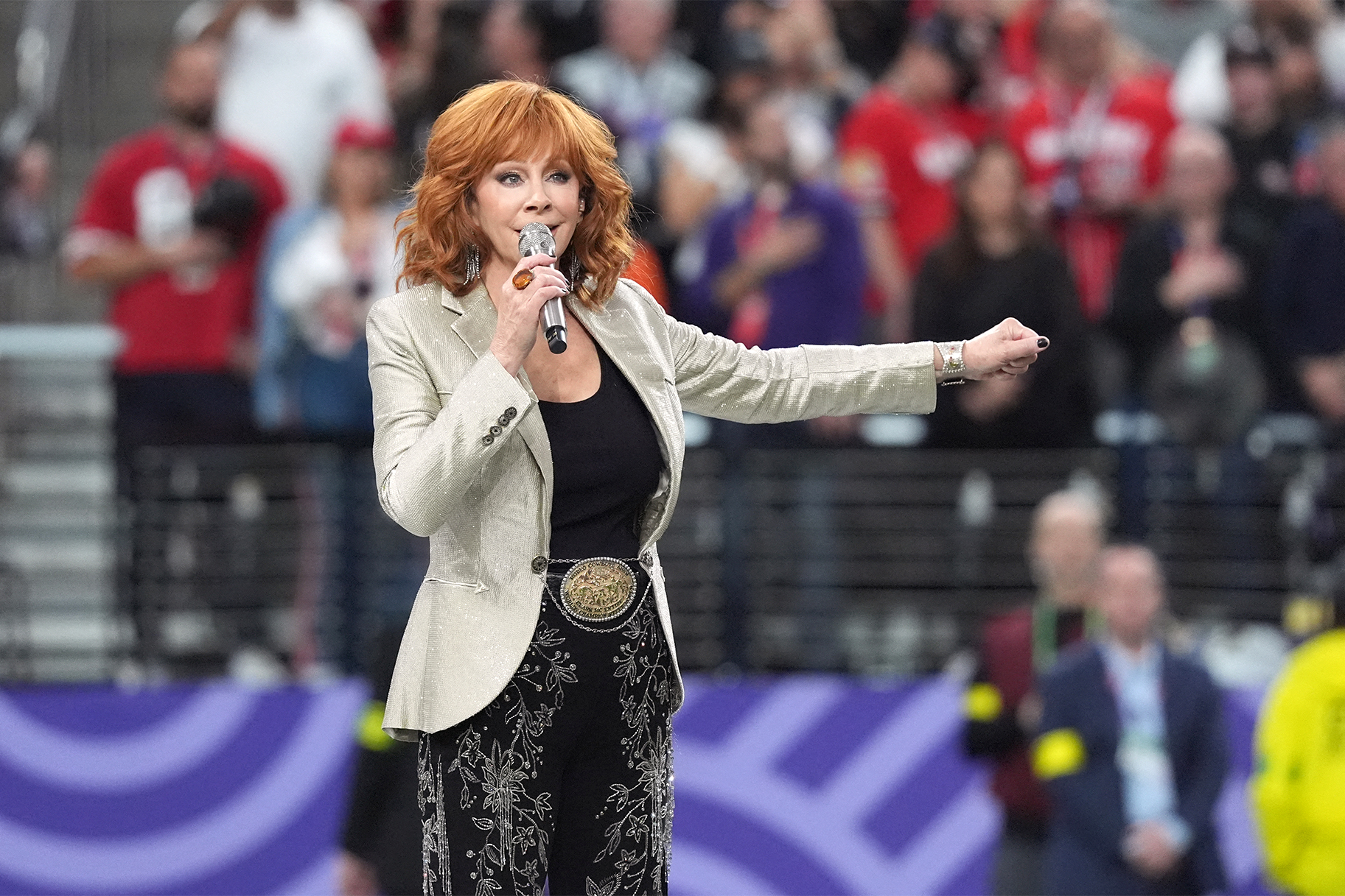 Regardez la performance de l'hymne national du Super Bowl 2024 de Reba