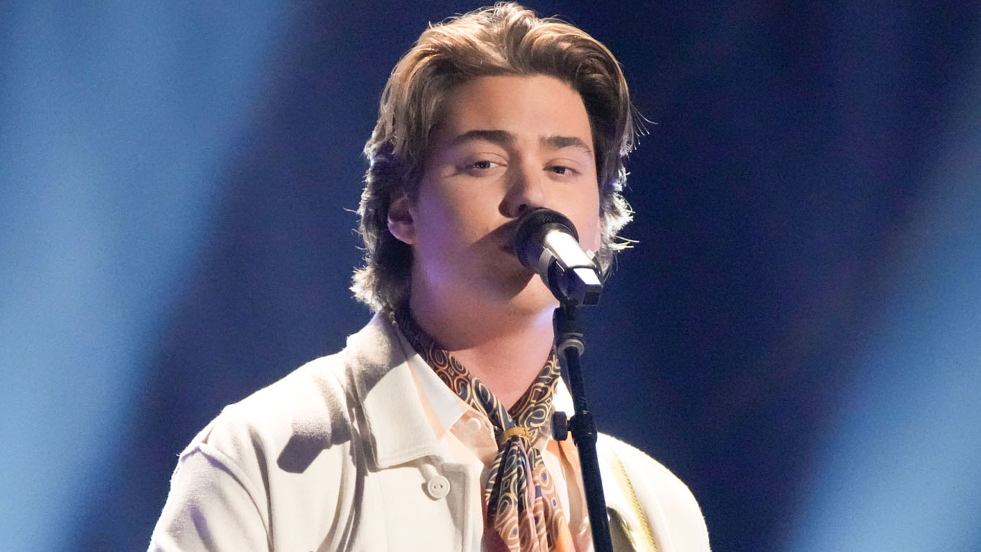 The Voice's Madison Curbelo Gets a 4-Chair Turn in Second-Ever Blind  Audition