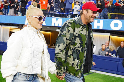 Gwen Stefani and Blake Shelton at a Cardinals Game