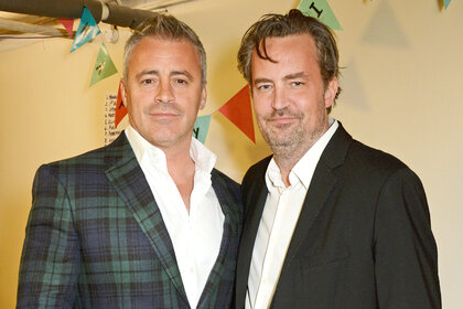 Matthew Perry and Matt Leblanc pose together