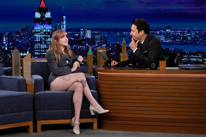 Hayley Williams on The Tonight Show Starring Jimmy Fallon episode 1847