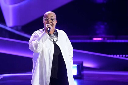 Jarae Womack performs on the voice