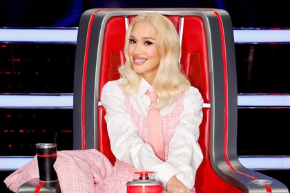 Gwen Stefani sits at her coaches chair on the voice episode 2415