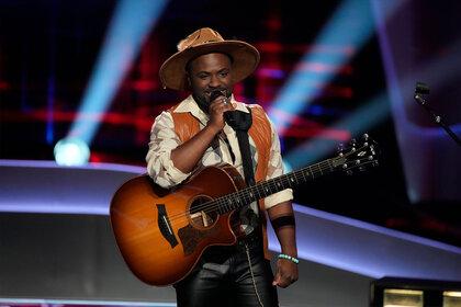 Tae Lewis performs during Season 25 Episode 1 of The Voice