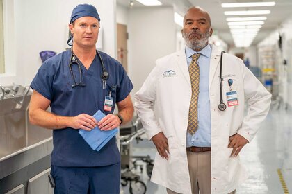 Dr. Bruce and Dr. Ron on St. Denis Medical during the Pilot Episode