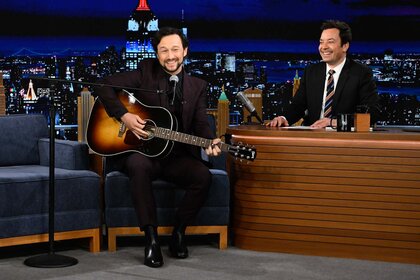 Joseph Gordon-Levitt On the tonight show starring jimmy fallon episode 1991