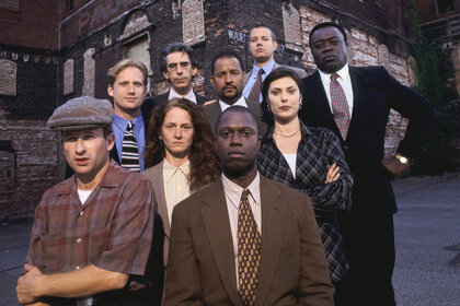The cast of Homicide: Life On The Street poses for a photo together