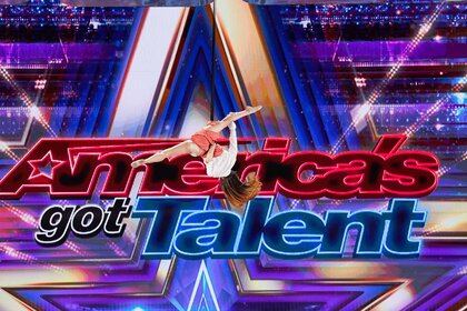 Kelsey Jane performs onstage on America's Got Talent Episode 1908.