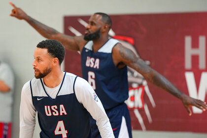 Steph Curry practices during the 2024 USA basketball showcase