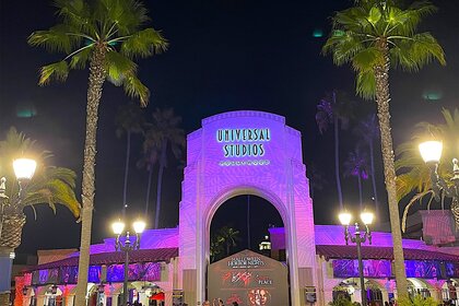 The entrance into Universal Studios Hollywood at night time