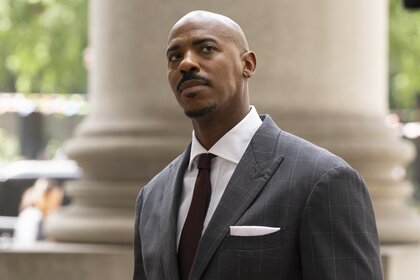 Det. Jalen Shaw (Mehcad Brooks) wears a suit in Law & Order Episode 24005.