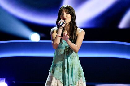 Eliza Pryor performs on stage on The Voice Season 26 Episode 5