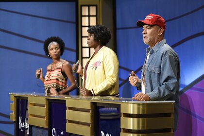 Keely (Sasheer Zamata), Shanice (Leslie Jones), and Doug (Tom Hanks) play Jeopardy on SNL Episode 1708.