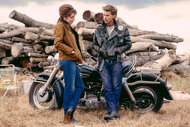 Jodie Comer as Kathy and Austin Butler as Benny in The Bikeriders