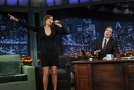 Rashida Jones sings on Late Night With Jimmy Fallon November 26, 2009