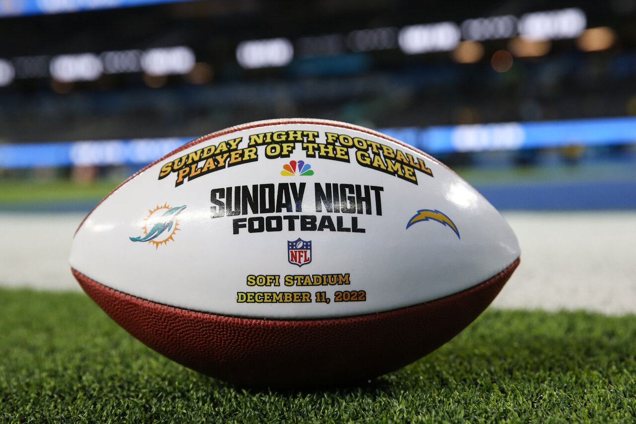 Sunday Night Football on NBC - The 4th NFL Sunday is DONE! Like if