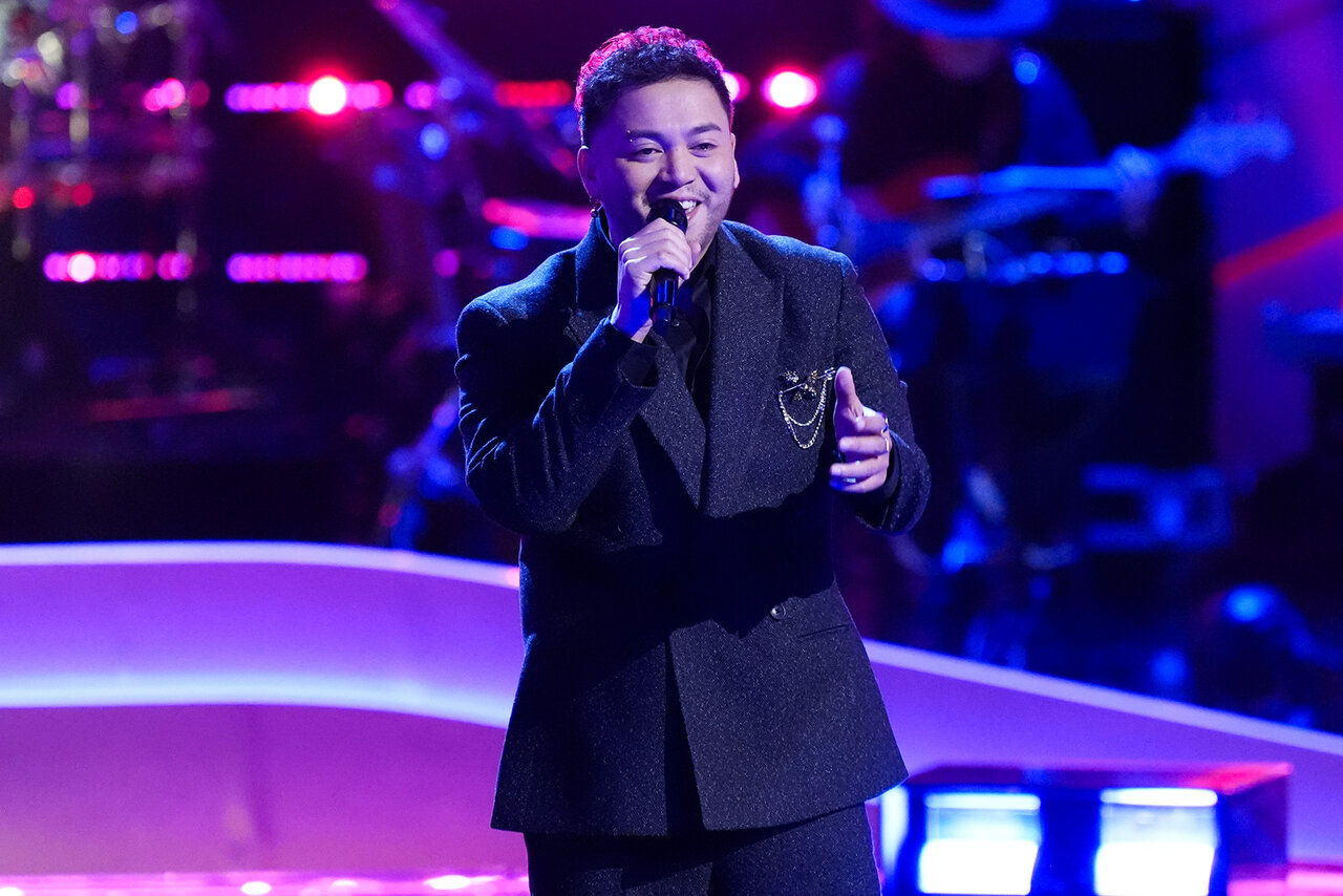 Everything to Know About Sofronio Vasquez on The Voice Season 26 | NBC  Insider