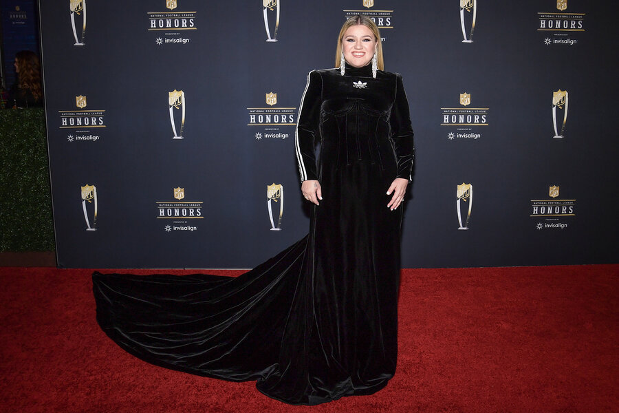 espnW on X: Kelly Clarkson brought her best Dallas Cowboys dress to NFL  Honors 👏  / X