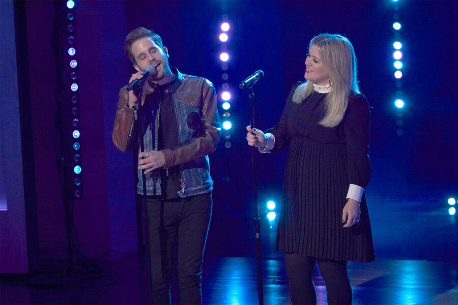 Kelly Clarkson & Ben Platt Sing "Make You Feel My Love" | NBC Insider