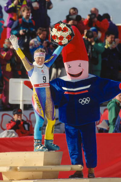 Magique and Pernilla Wiberg pose during the 1992 winter olympics