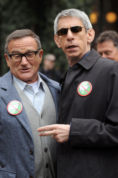 Richard Belzer and Robin Williams on set of Law and Order SVU