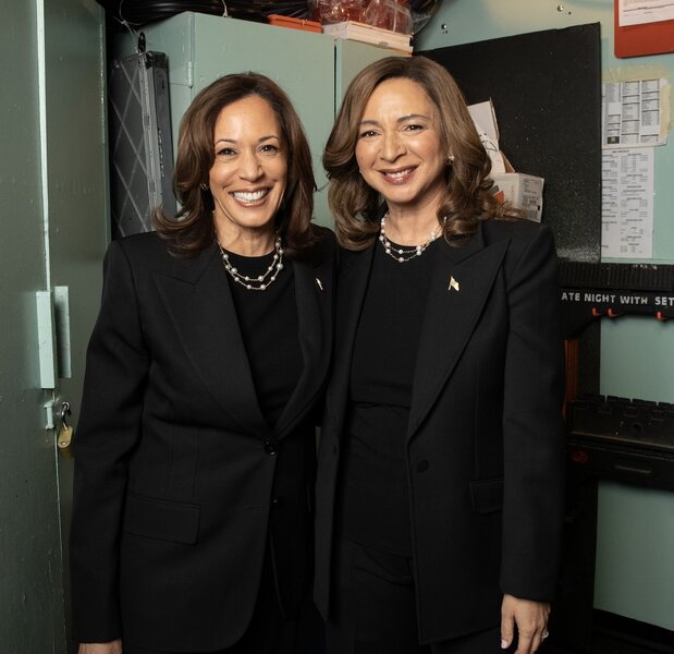 Maya Rudolph and Vice President Kamala Harris in matching outfits.