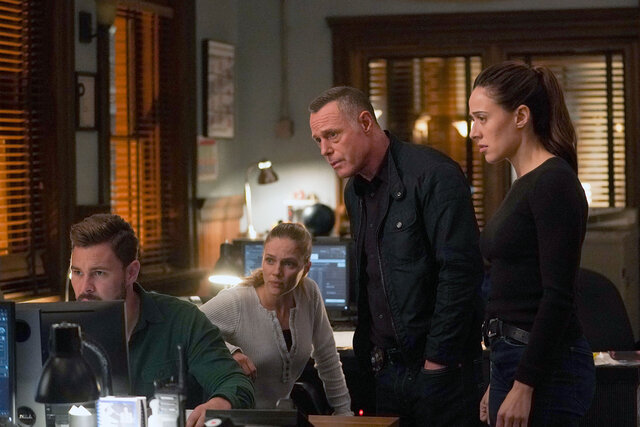 Chicago P.D. Season 10, Episode 6: Sneak-Peek Photos | NBC Insider