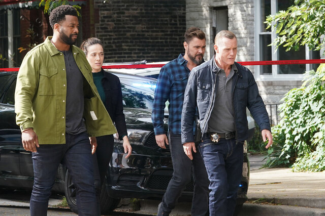 Chicago P.D. Season 10, Episode 6: Sneak-Peek Photos | NBC Insider