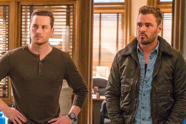 Patrick John Flueger Talks Jesse Lee Soffer Directing Chicago P.D ...