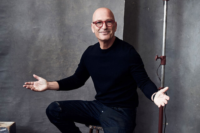 Howie Mandel Just Debuted a New Look — with Hair on His Head! See Him ...