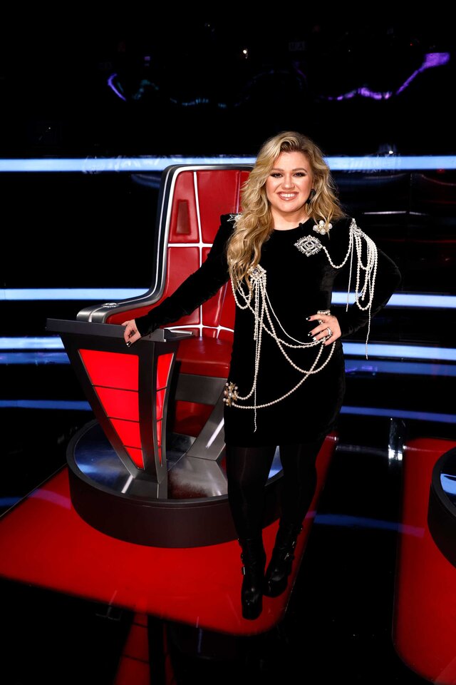 What Kelly Clarkson Wore on The Voice May 23, 2023 NBC Insider