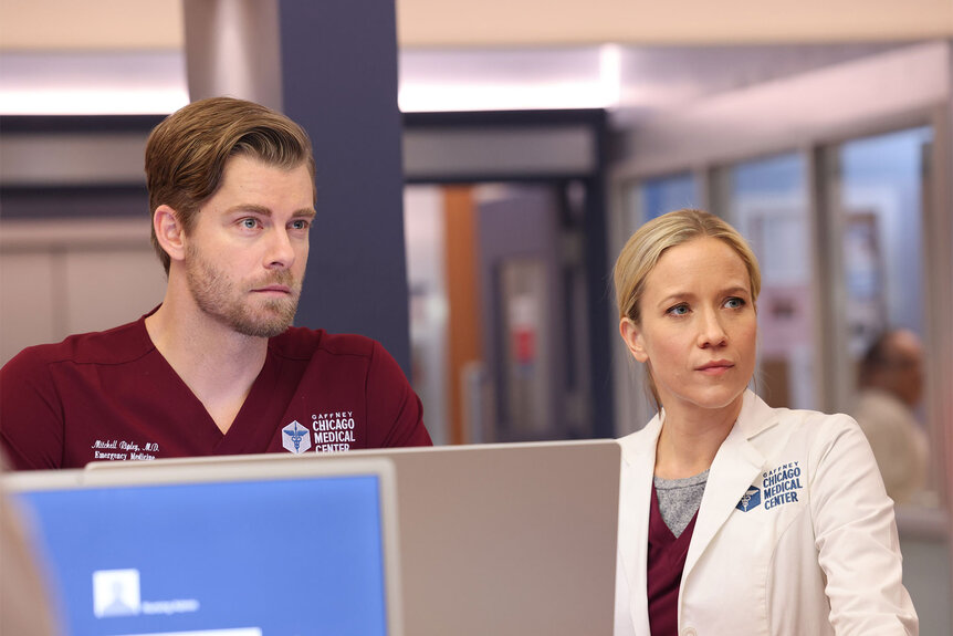 Mitch Ripley and Hannah Asher in Chicago Med Season 9 Episode 13