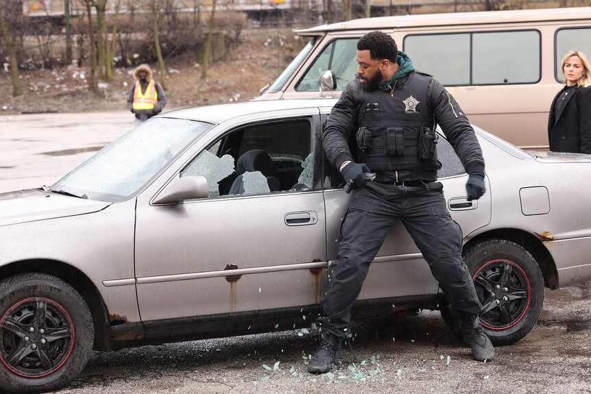 Kevin Atwater (LaRoyce Hawkins), and Josephine Petrovic (Bojana Novakovic), appear in Chicago P.D. Season 11 Episode 13.