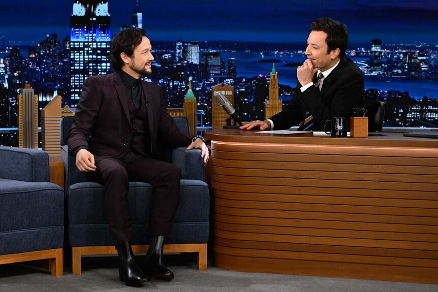 Joseph Gordon-Levitt On the tonight show starring jimmy fallon episode 1991