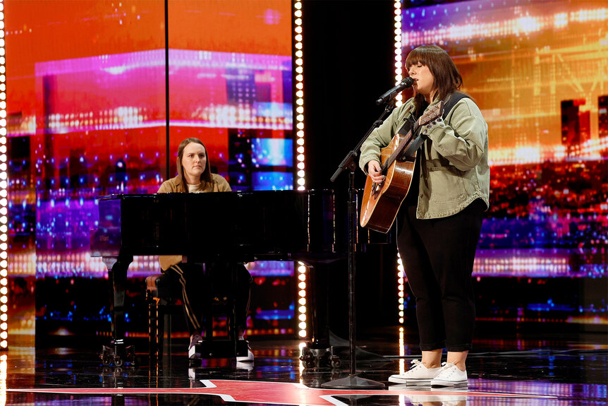 Stephanie Rainey performs on stage on AGT Episode 1904