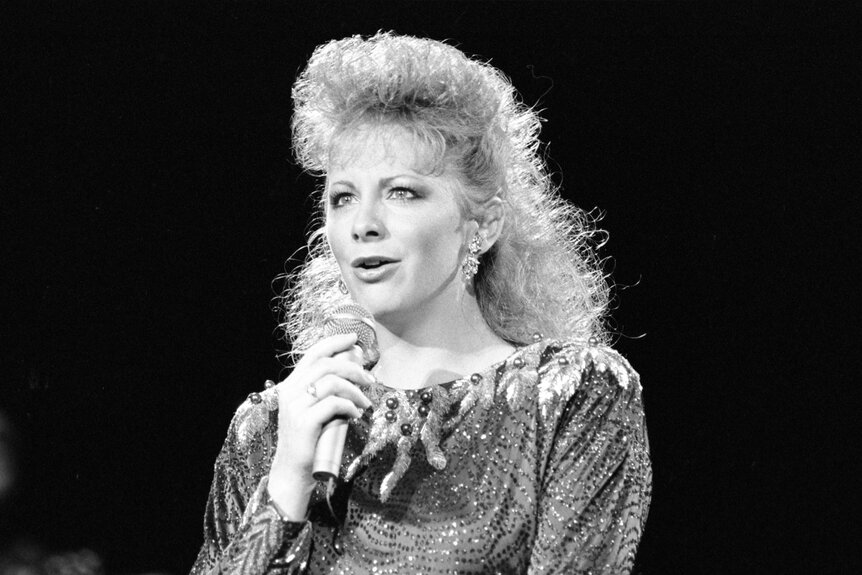 Reba McEntire performs in Nashville, Tennessee in 1988