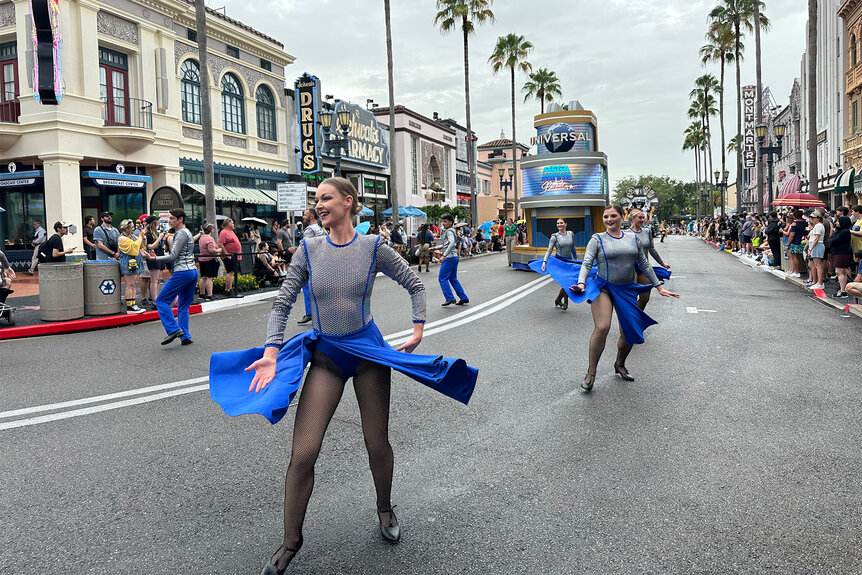 Universal Studios Orlando Mega Movie Parade: Where & When to Watch ...