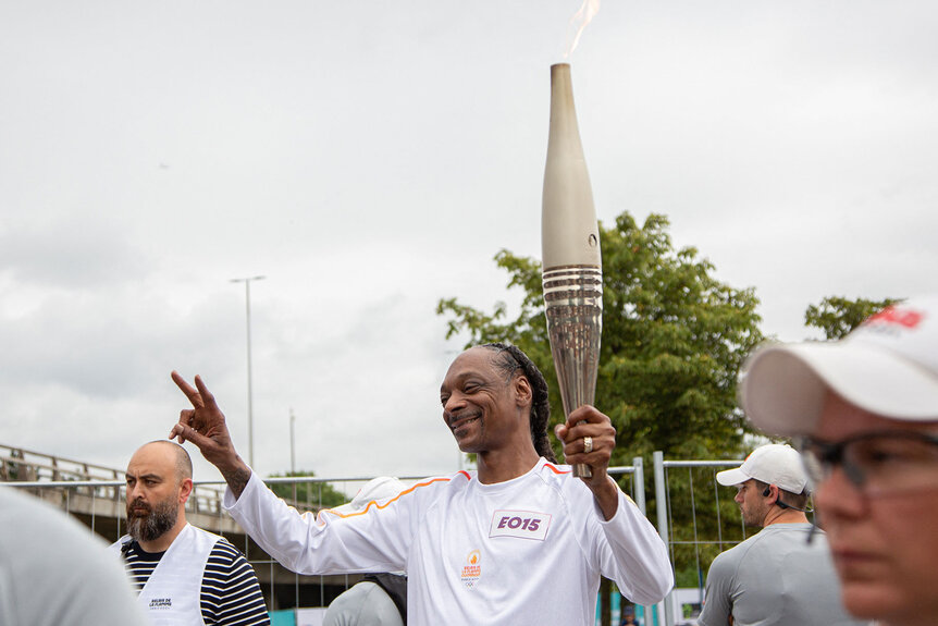 Snoop Dogg shows off fly outfit and picks GOAT for the 2024 Paris