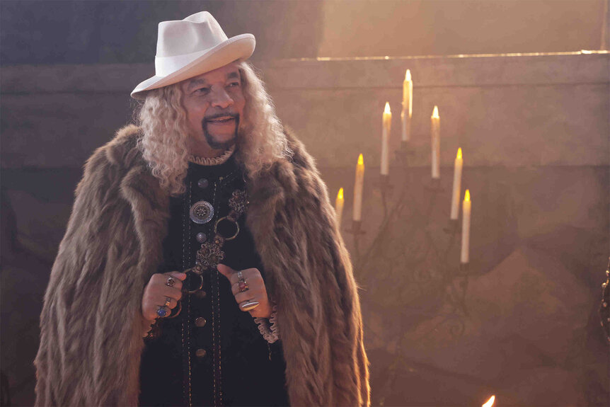 Ice-T wearing a fur coar and fedora on the “House of the Dragon” sketch on SNL Episode 1832