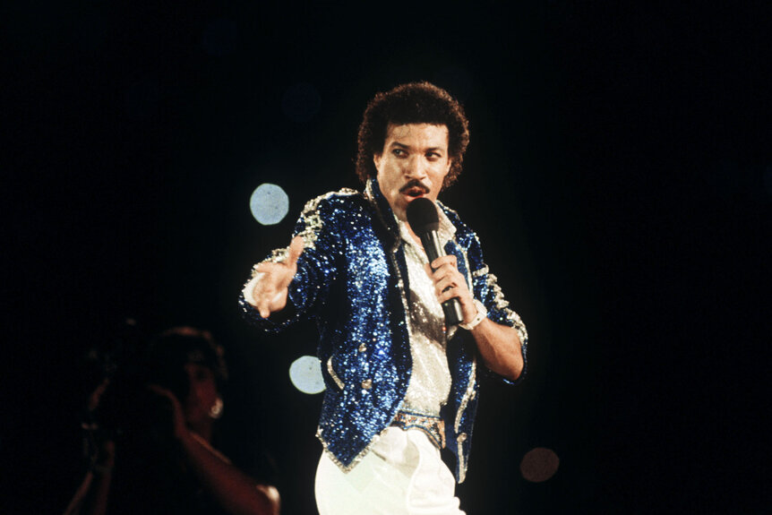 Lionel Richie performing during the 1984 Los Angeles Olympics Closing Ceremony.