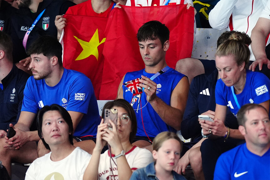 Tom Daley Knits Sweater, Wins Silver at Olympics 2024 | NBC Insider