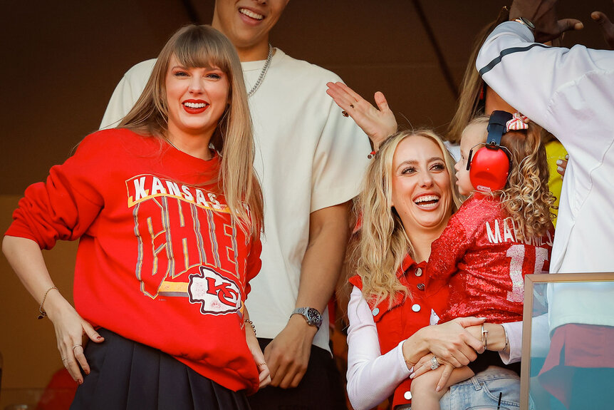 Taylor Swift and Brittany Mahomes react during a game between the Los Angeles Chargers and Kansas City Chiefs