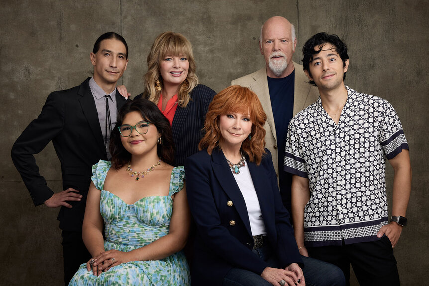 Reba McEntire's NBC Sitcom Happy's Place: Premiere, Cast, News | NBC ...