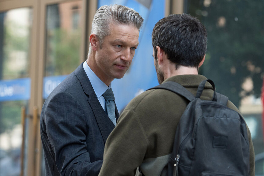 A.D.A Dominick "Sonny" Carisi Jr. (Peter Scanavino) appears in Season 26 Episode 4 of Law & Order: Special Victims Unit.