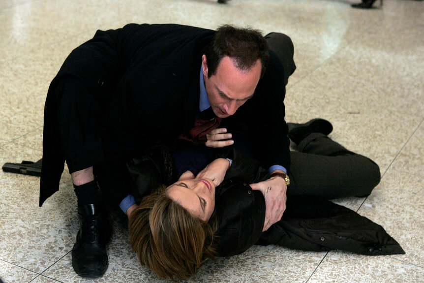 Christopher Meloni as Detective Elliot Stabler, Mariska Hargitay as Detective Olivia Benson in Season 7 Episode 19 of Law & Order: Special Victims Unit.