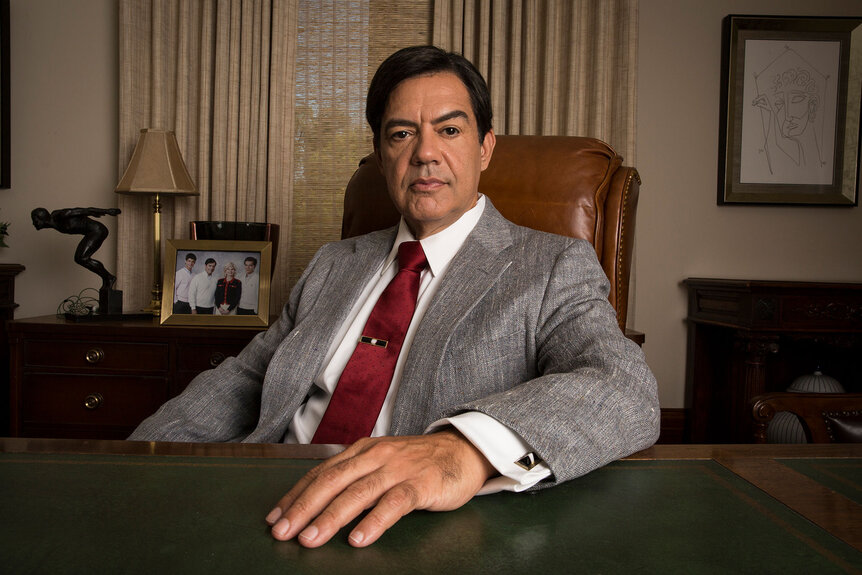 Carlos Gómez as José Menendez