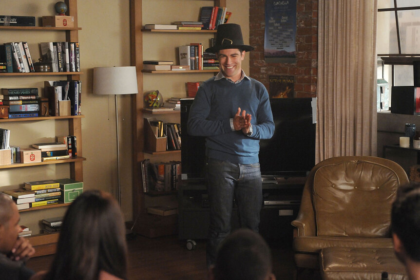 Schmidt (Max Greenfield) appears in Season 4 Episode 9 of New Girl