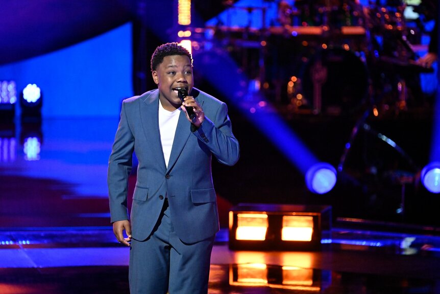 Jaukeem Fortson performs onstage on The Voice Episode 2617.