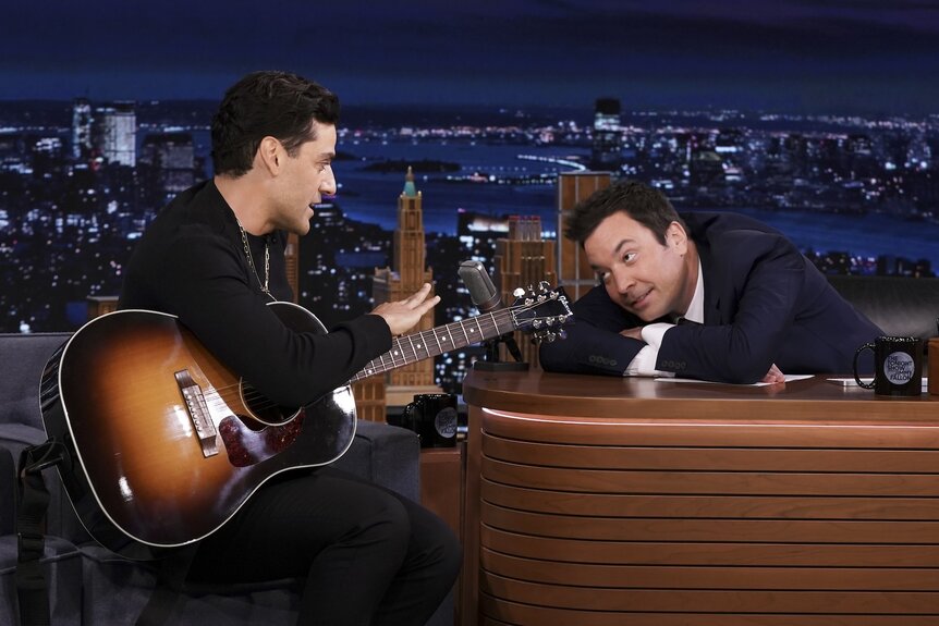 Oscar Isaac plays the guitar to Jimmy Fallon on The Tonight Show Starring Jimmy Fallon Episode 1537.