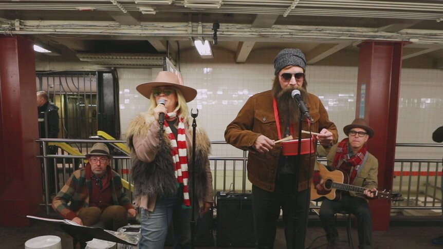 Alanis Morissette Busks in NYC Subway in Disguise